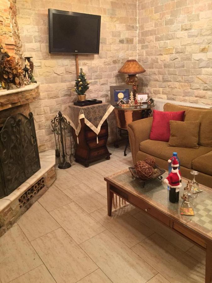 The Love Holiday House Tris Elies Exterior photo