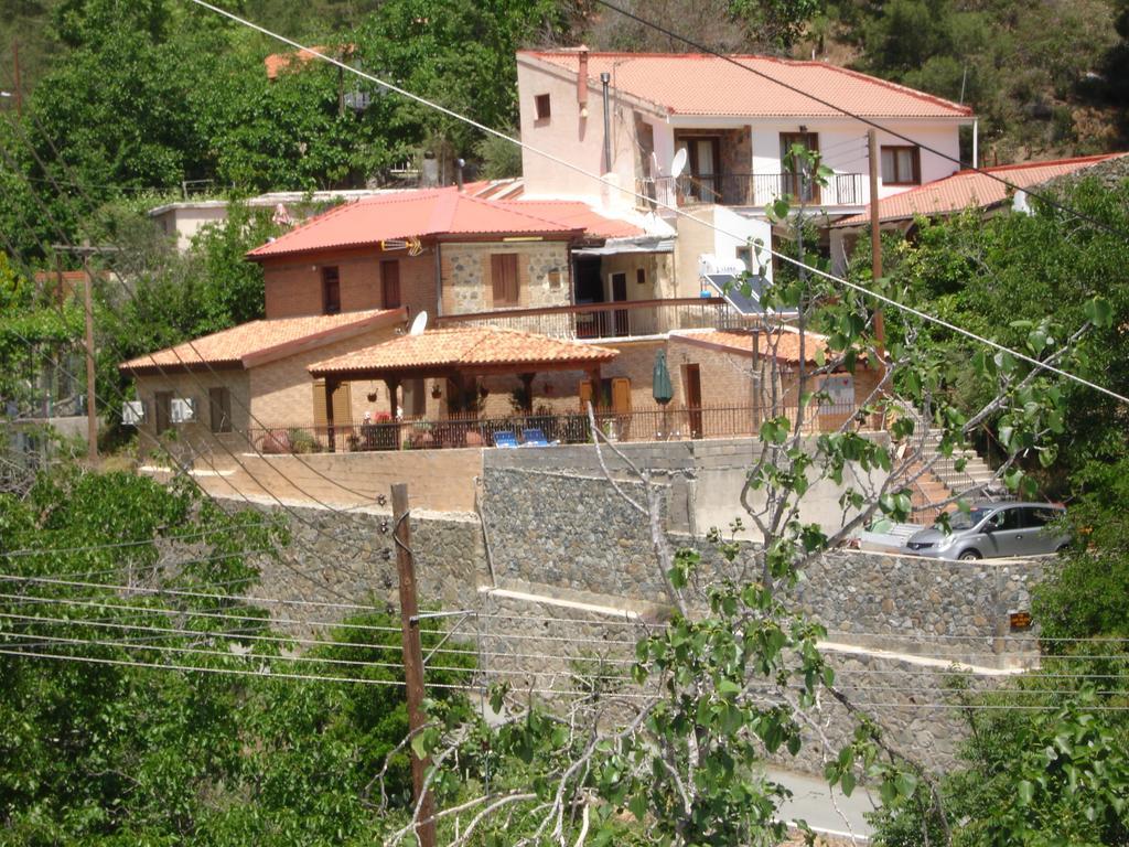 The Love Holiday House Tris Elies Exterior photo