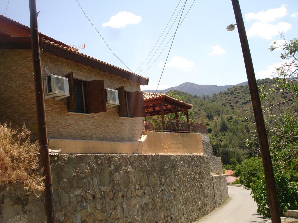 The Love Holiday House Tris Elies Exterior photo