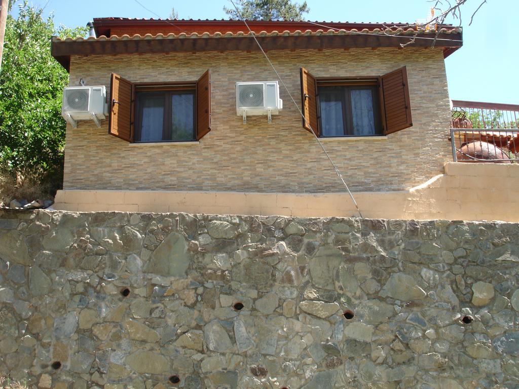 The Love Holiday House Tris Elies Exterior photo