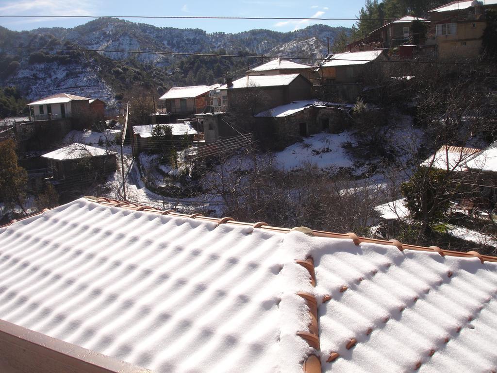 The Love Holiday House Tris Elies Exterior photo
