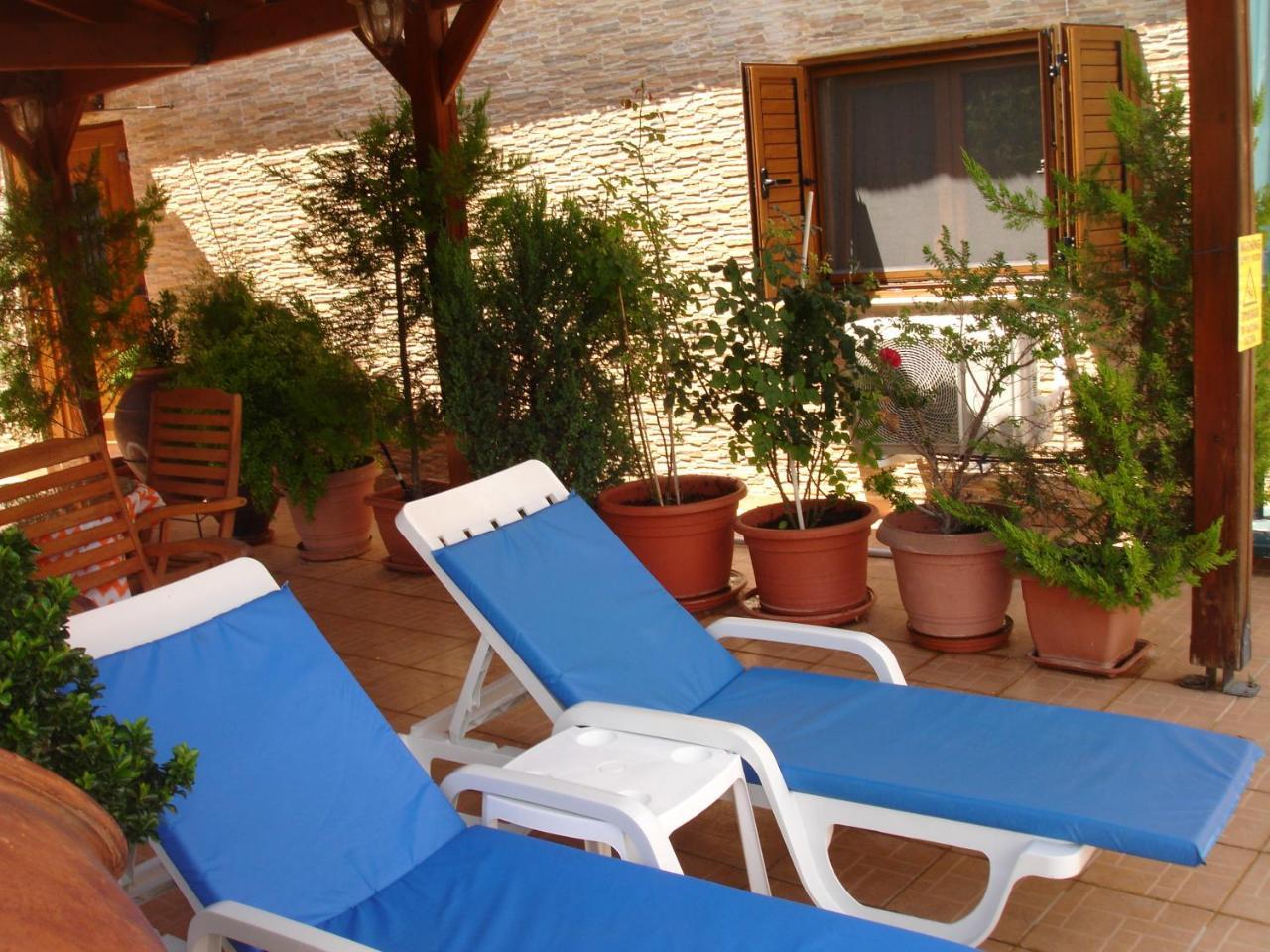 The Love Holiday House Tris Elies Exterior photo